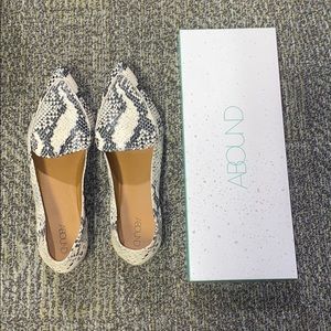 Snakeskin Loafer Shoes size 8.5M